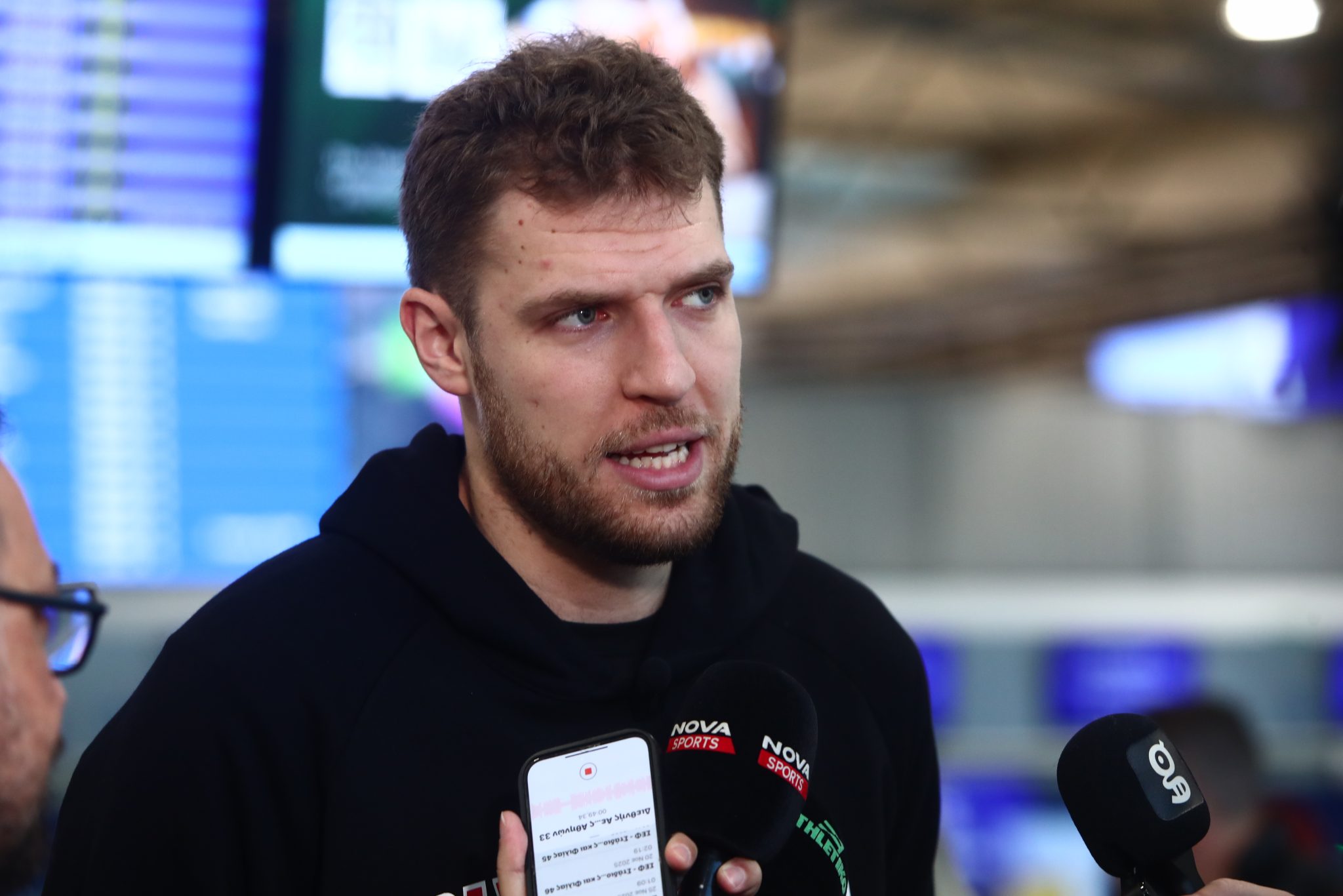 Βεζένκοφ για Μόρις: «Είναι επιλογή του προπονητή – Θα μας βοηθήσει και θα τον βοηθήσουμε»