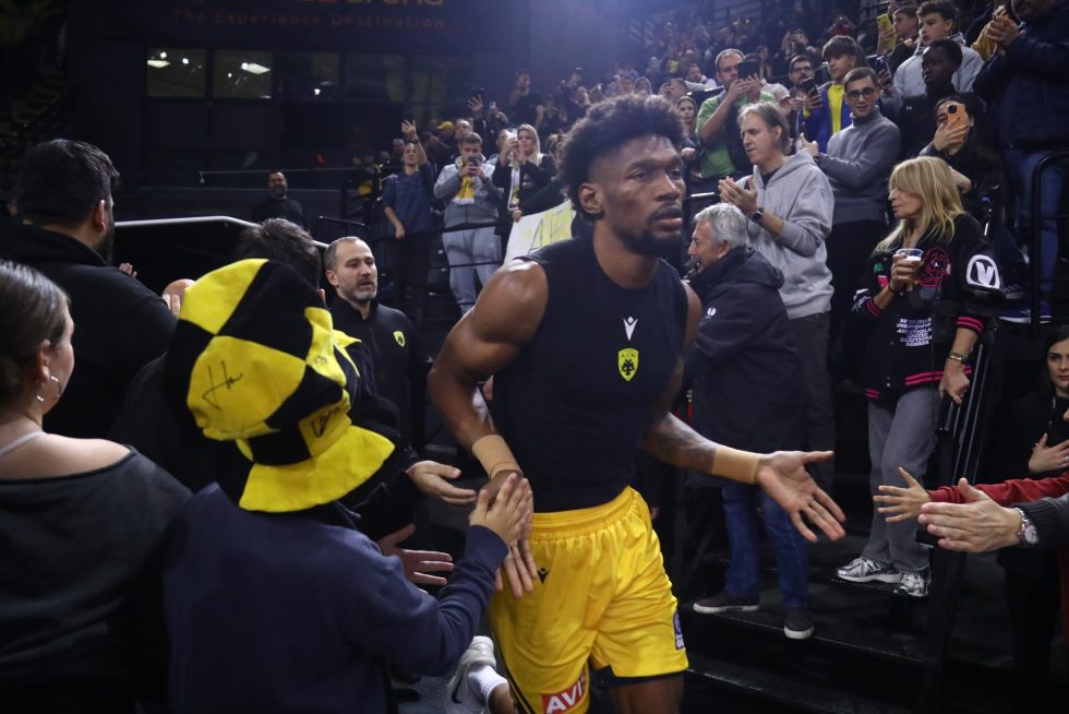 Ανατροπή και με κόσμο το ματς της ΑΕΚ με τον Άρη