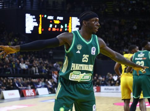 Ο Ναν το έβαλε… από τα αποδυτήρια: Το απίθανο τρίποντο του Αμερικανού (vid)