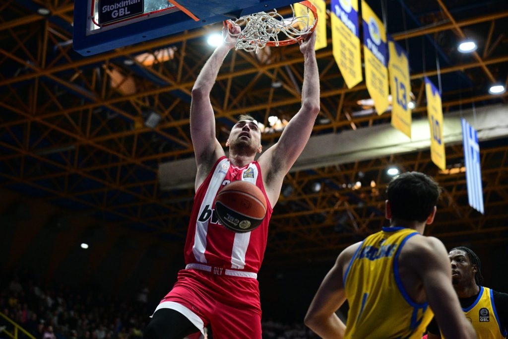 Περιστέρι Betsson – Ολυμπιακός 62-105: Ξέσπασαν στους Περιστεριώτες οι «ερυθρόλευκοι», τους διέλυσαν με 43 πόντους