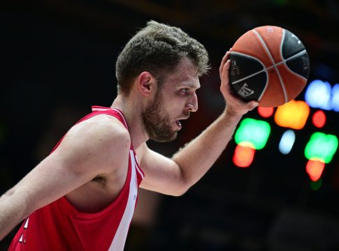 Βεζένκοφ ενόψει Βαλένθια: «Να αλλάξουμε τα πάντα σε σχέση με τη Βαρκελώνη – Με τον κόσμο μας είμαστε πιο δυνατοί»