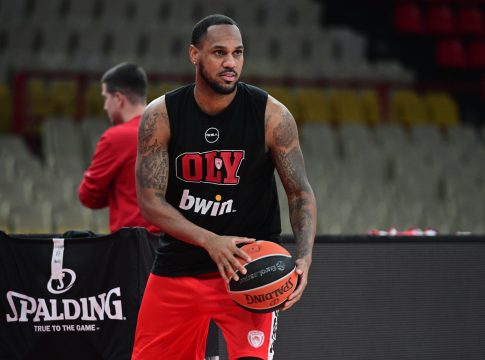 Η ιστορία μιας φανέλας: Ποιοι φόρεσαν το «11» στον Ολυμπιακό πριν από τον Μόρις (pics, vids)