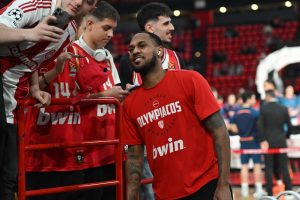 Πήρε γεύση από το ΣΕΦ ο Μόρις: Βγήκε στο παρκέ και αποθεώθηκε ο Αμερικανός (pics)