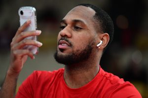 «Τρέλα» Μόρις για τον Ολυμπιακό: Πήρε βιντεοκλήση τη μητέρα του και της έδειξε το ΣΕΦ (pics)