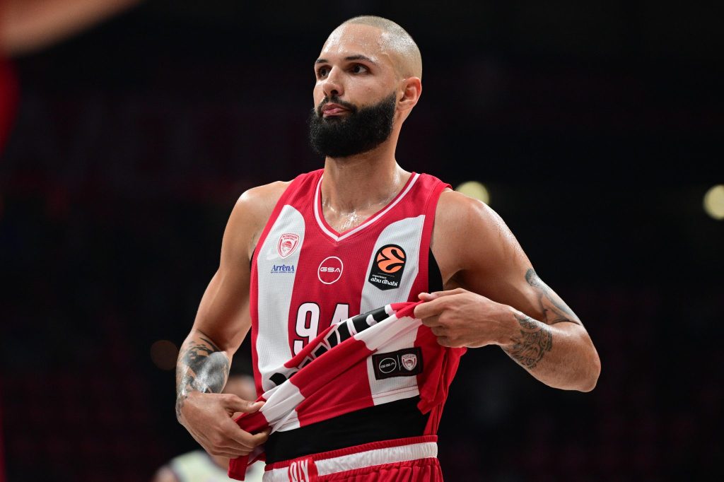 Ολυμπιακός – Βαλένθια 92-99: «Ερυθρόλευκοι» σε κρίση  – Τρίτη σερί ήττα και… εκτός δεκάδας