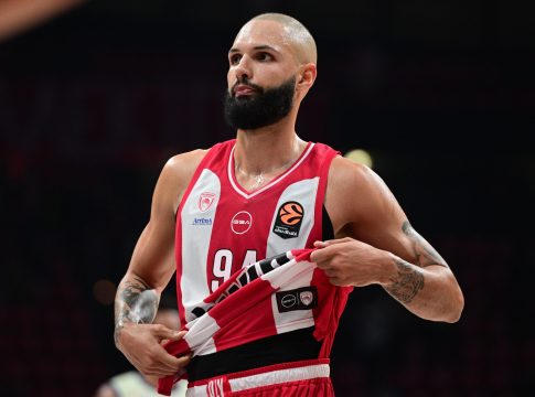 Ολυμπιακός – Βαλένθια 92-99: «Ερυθρόλευκοι» σε κρίση – Τρίτη σερί ήττα και… εκτός δεκάδας