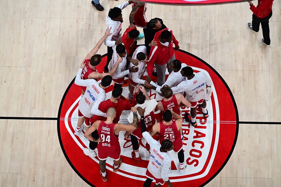 «Βουίζει» η Ευρώπη: «Ψήνεται αποχώρηση από τον Ολυμπιακό»