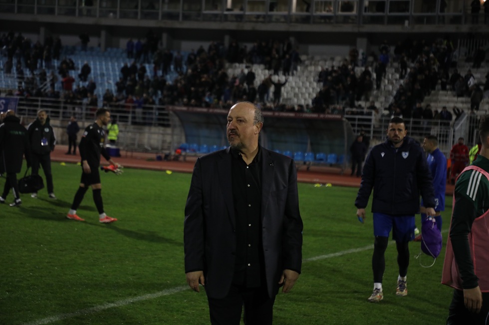 Μπενίτεθ: «Κρατάμε τη νίκη – Να γίνουμε πιο απλοί στο παιχνίδι μας»