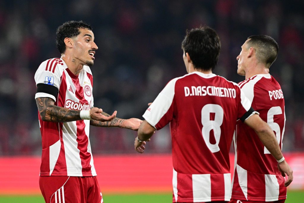 Μπαλάρα και τέσσερα γκολ στο ημίχρονο ο Ολυμπιακός (vids)