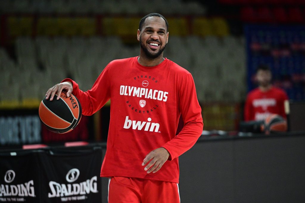 Με τον Κολοσσό στο ΣΕΦ ο Ολυμπιακός – Ντεμπούτο για Μόρις