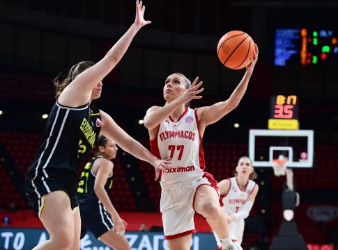 Ολυμπιακός – Ελιτζούρ Ράμλα 80-75: Με buzzer beater της Γούλφλοκ οι ερυθρόλευκες προκρίθηκαν στους «16» του Eurocup