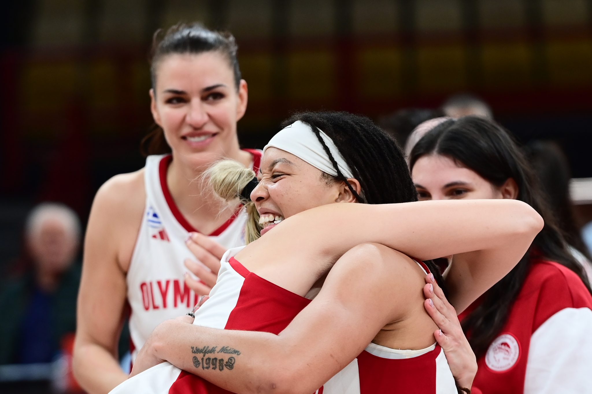 Ολυμπιακός – Ελιτζούρ Ράμλα 75-80: Με buzzer beater της Γούλφλοκ οι ερυθρόλευκες προκρίθηκαν στους «16» του Eurocup