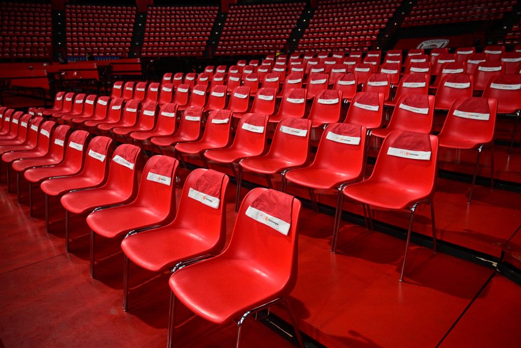 Tο ΣΕΦ σε Χριστουγεννιάτικο… mood για το ματς με τη Βιλερμπάν (pics)