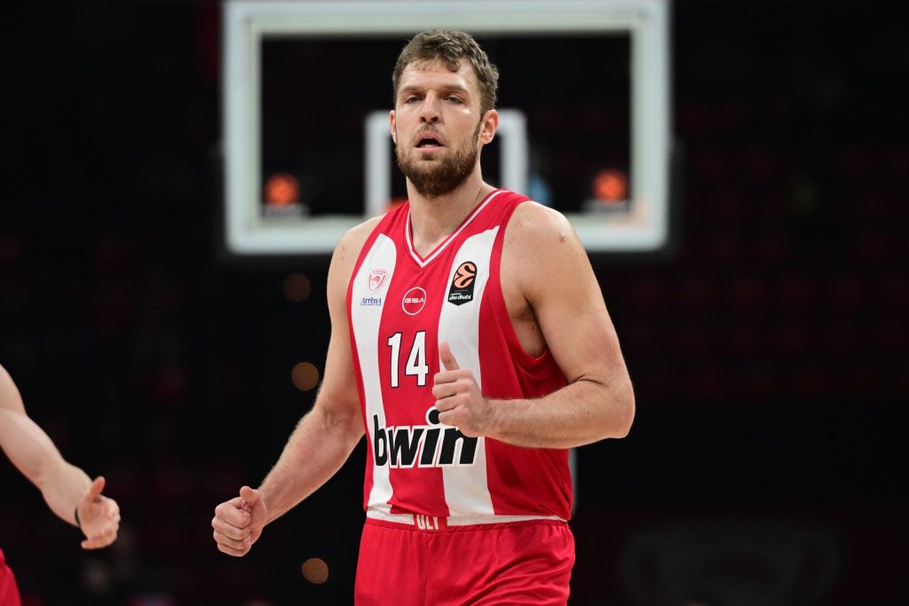 Βεζένκοφ στο «10» για Βιλερμπάν, κριτική και τον ρόλο του: «Καμία πίεση, γι’ αυτό γύρισα»