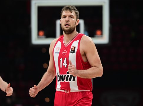 Βεζένκοφ στο «10» για Βιλερμπάν, κριτική και τον ρόλο του: «Καμία πίεση, γι’ αυτό γύρισα»