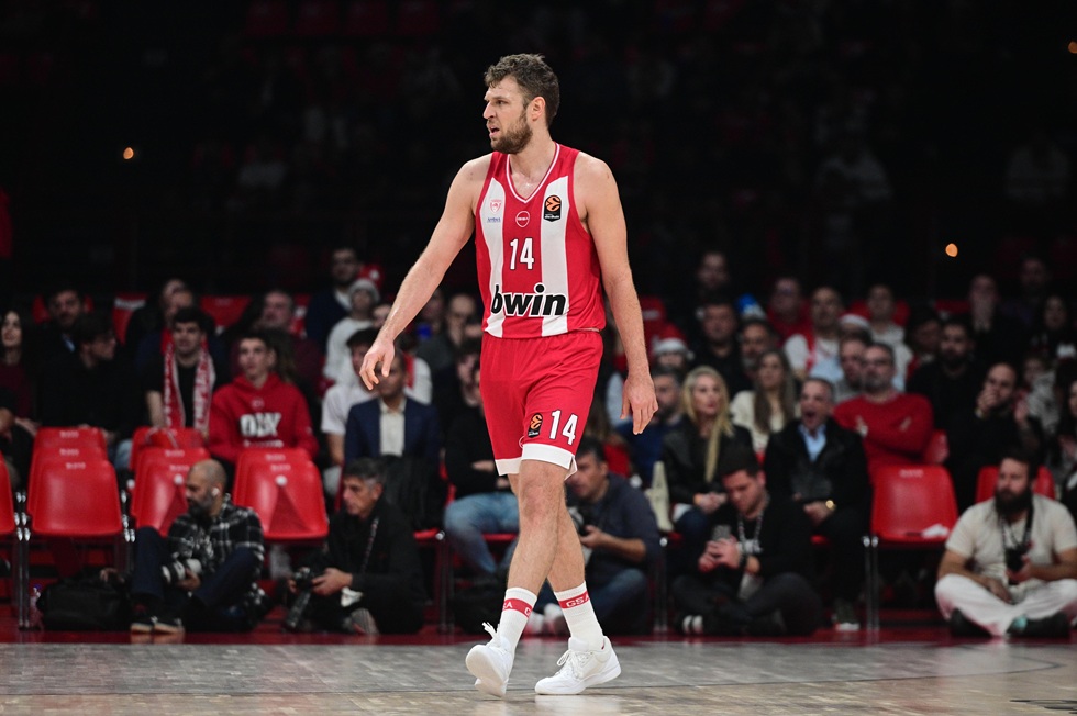 Βεζένκοφ: «Χαρούμενοι για τη νίκη, αλλά πρέπει να βελτιωθούμε – Να χτίσουμε χημεία με τον Μόρις»