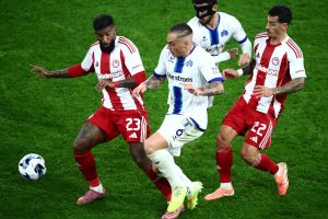 Ολυμπιακός: Το αντιποδόσφαιρο, η προπαγάνδα και ο καθρέφτης