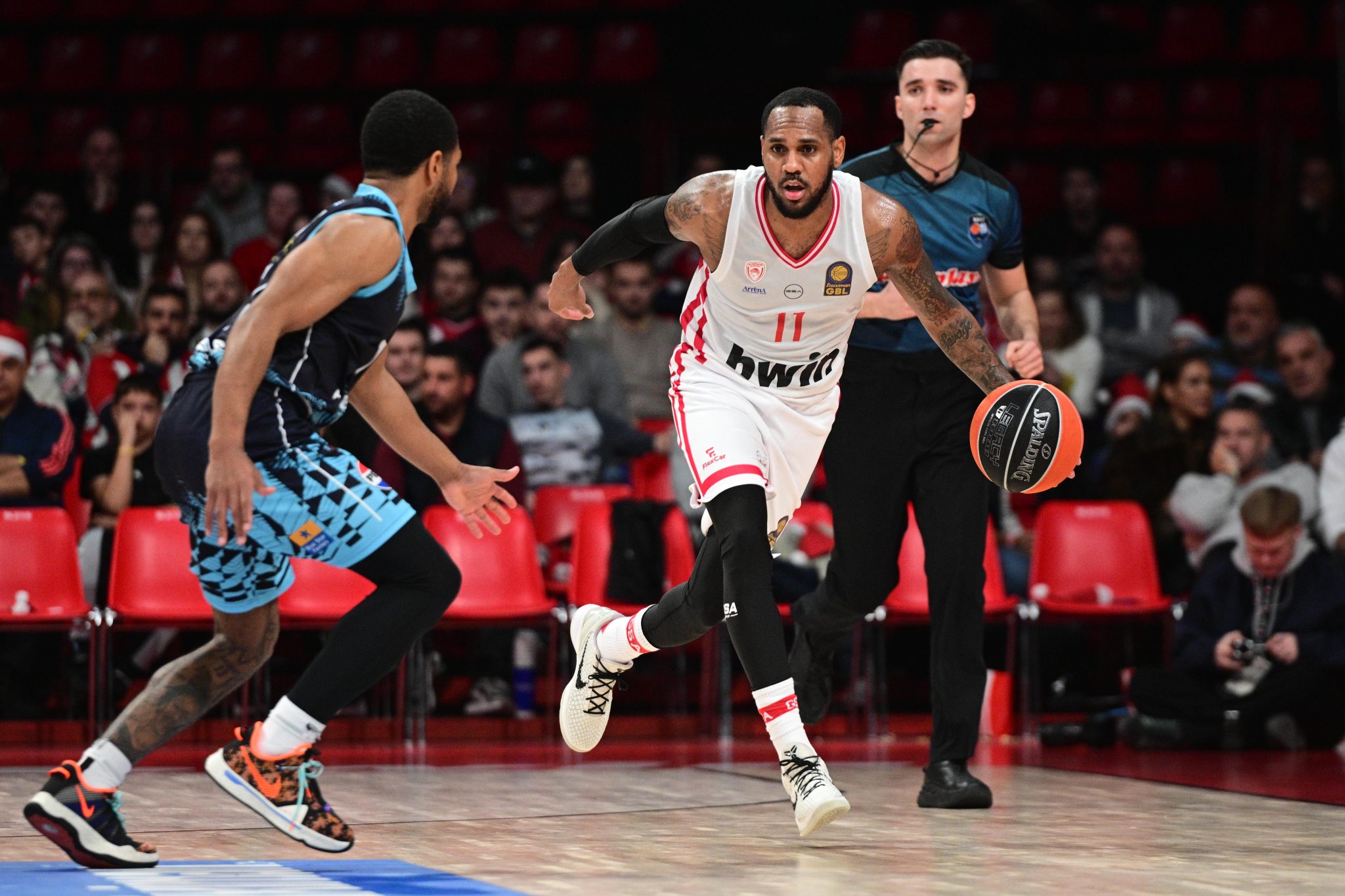 Αυτά έκανε ο Μόντε Μόρις στο ντεμπούτο του με τον Ολυμπιακό (vids)