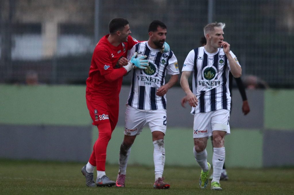 Δεκατέσσερις παίκτες του Ηρακλή ζητούν απαγόρευση μεταγραφών