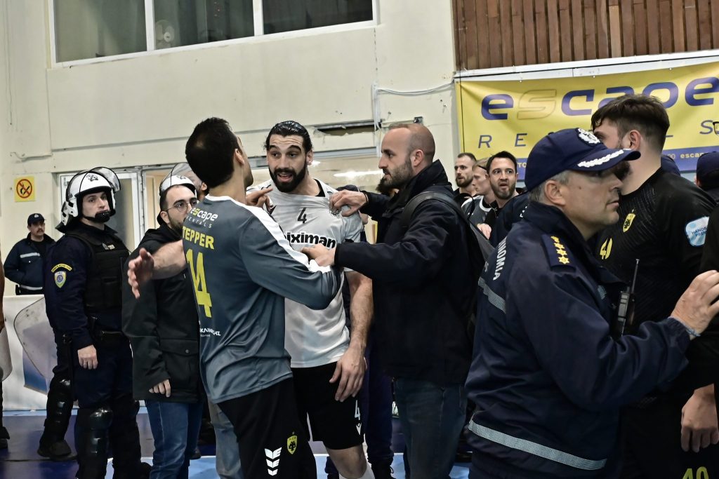 Καταγγελία του ΠΑΟΚ για εισβολή οπαδών της ΑΕΚ