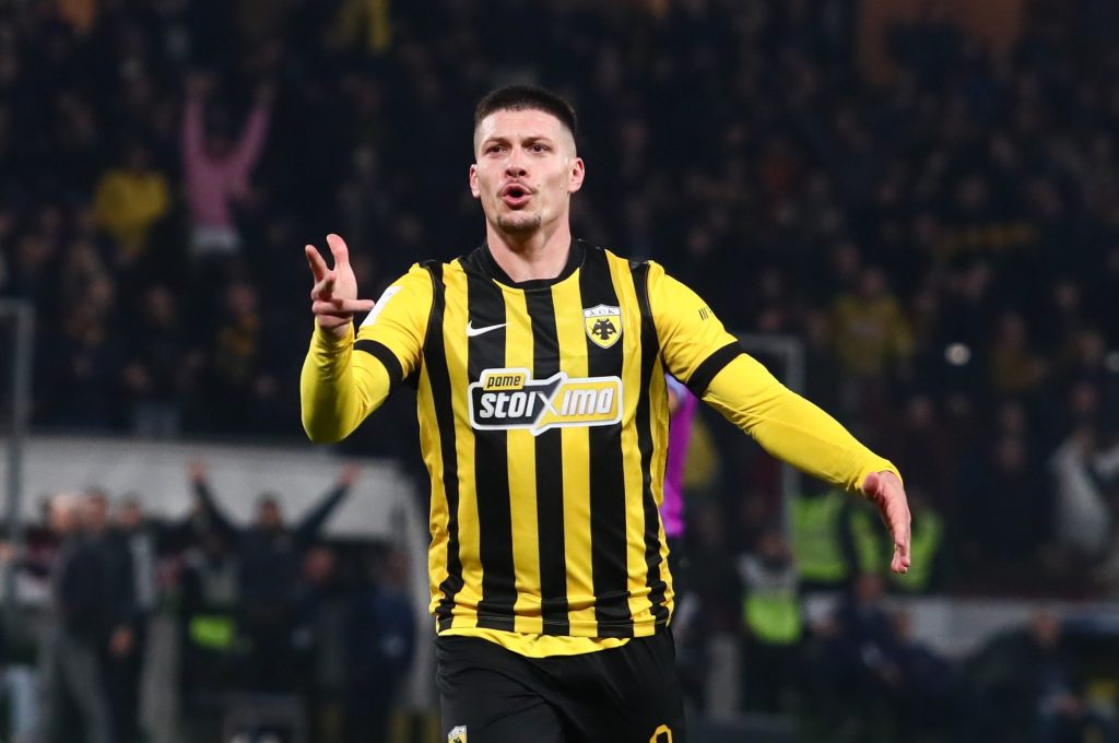 ΑΕΚ: Ο Γιόβιτς γιόρτασε τα γενέθλιά του με κιτρινόμαυρη τούρτα (pic & vids)