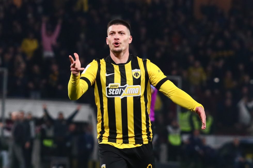 ΑΕΚ: Ο Γιόβιτς γιόρτασε τα γενέθλιά του με κιτρινόμαυρη τούρτα (pic & vids)