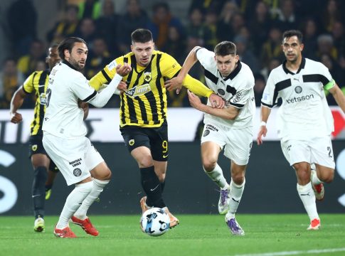 Άγγελου Ευαγγέλου: Κόβοντας –Ολυμπιακό- και ράβοντας –ΑΕΚ- σε ένα 24ωρο την κορυφή της Super League