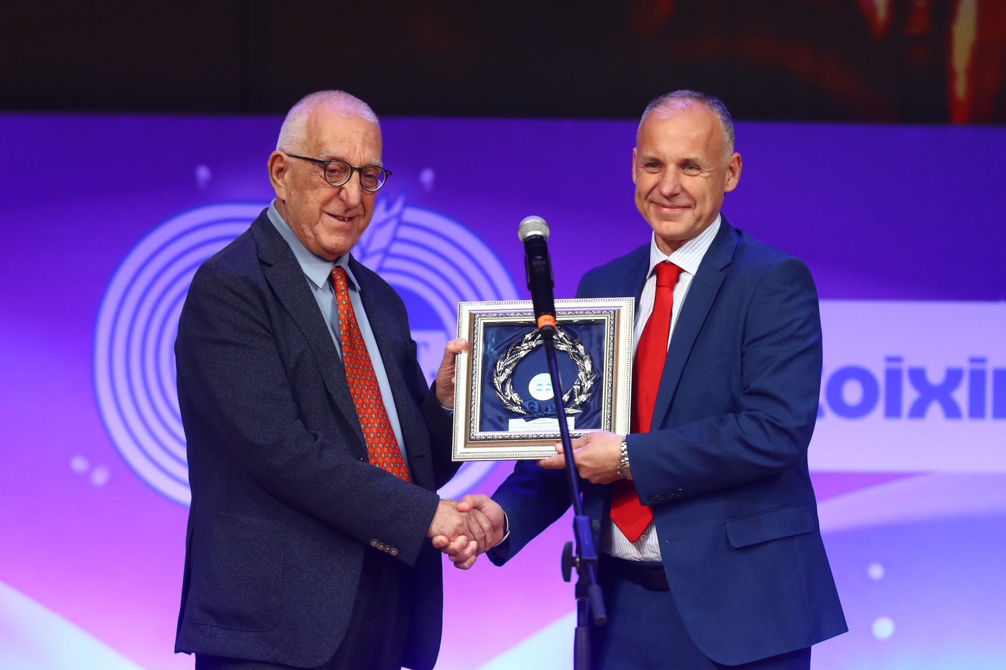 Βραβεία ΠΣΑΤ: Τιμήθηκε ο Ολυμπιακός για τα 100 χρόνια αθλητικής και κοινωνικής προσφοράς (vid)