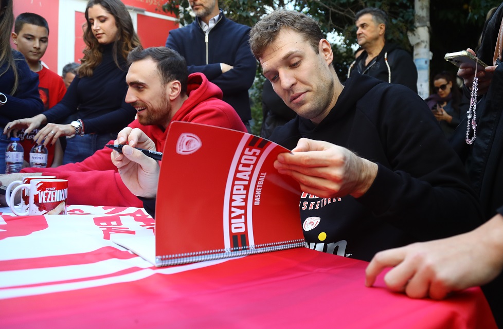 Βεζένκοφ ενόψει Βίρτους: «Απαιτητικό παιχνίδι – Παίζουν σκληρά στην έδρα τους»