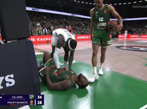 Σκληρό αντιαθλητικό φάουλ του Ναν και τρομακτική πτώση του Ράιτ στο παρκέ (vid) – Aντιδράσεις στο Twitter