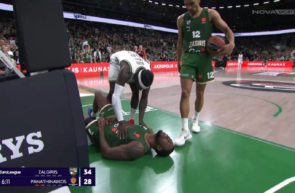 Σκληρό αντιαθλητικό φάουλ του Ναν και τρομακτική πτώση του Ράιτ στο παρκέ (vid) – Aντιδράσεις στο Twitter