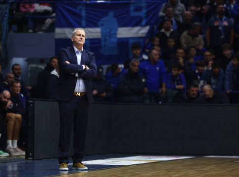 Ζούρος: «Πάνω από έναν μήνα κοιμάμαι 4 ώρες την ημέρα, προφανώς η ομάδα χρειάζεται κάτι διαφορετικό»