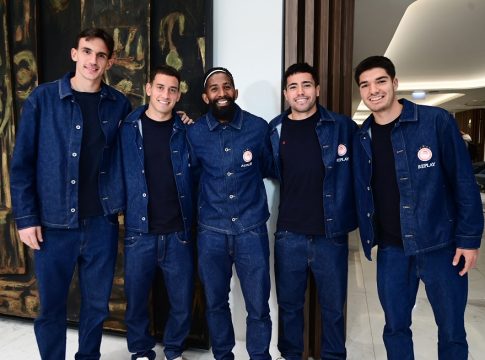 Ευχές για Καλή Χρονιά από τους παίκτες του Ολυμπιακού (vid)