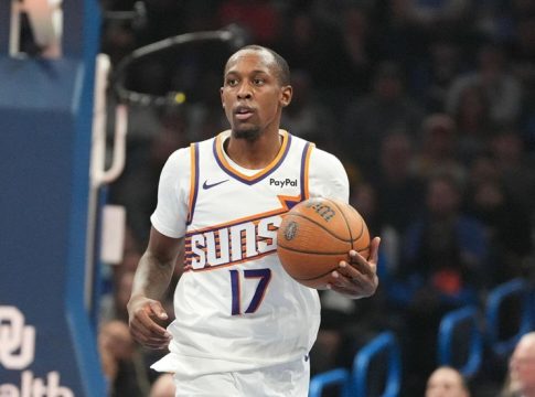 Τι κάνει ο Τζαμάρι Μπουγεά στο ΝΒΑ: Οι γεμάτες εμφανίσεις, το two-way συμβόλαιο με τους Σανς και τα δεδομένα για το μέλλον του (vids)