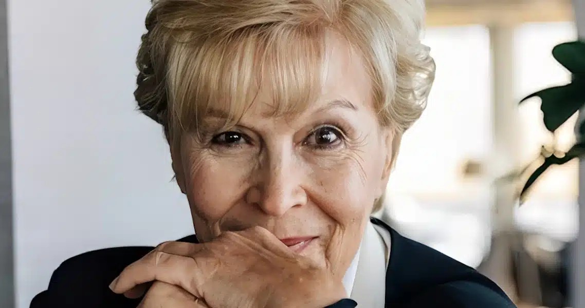 Πώς είναι σήμερα στα 89 η πασίγνωστη Ελληνίδα τραγουδίστρια του ελαφρού τραγουδιού, Κλειώ Δενάρδου