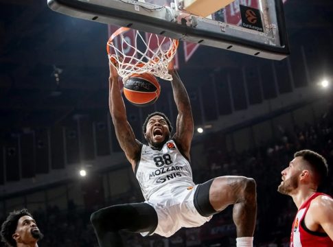 «Βόμβα» από τη Σερβία: «Η Παρτίζαν πήγε να ανταλλάξει τον Τζόουνς με τον Χολ του Ολυμπιακού»