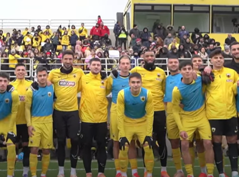 Τα κάλαντα των παικτών της ΑΕΚ με μικρούς φίλους της ομάδας και η δωρεά στο «Χαμόγελο του Παιδιού» (vids)