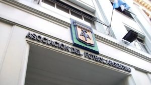 «Σεισμός» στην Αργεντινή: Σκάνδαλο με πολυτελείς επαύλεις, εταιρείες-φαντάσματα και εκατομμύρια στο σκοτάδι!