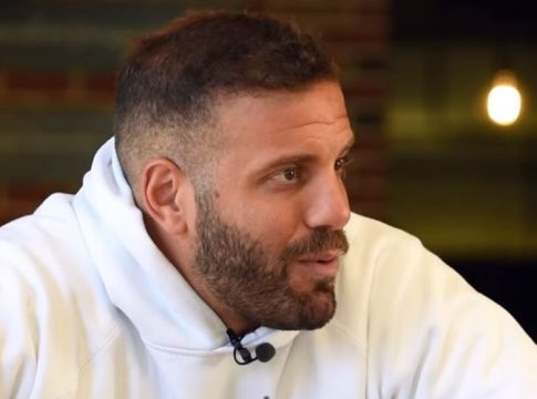 Ο Νίκος Παππάς χτύπησε δημοσιογράφο και διεγράφη από τον ΣΥΡΙΖΑ (vid)