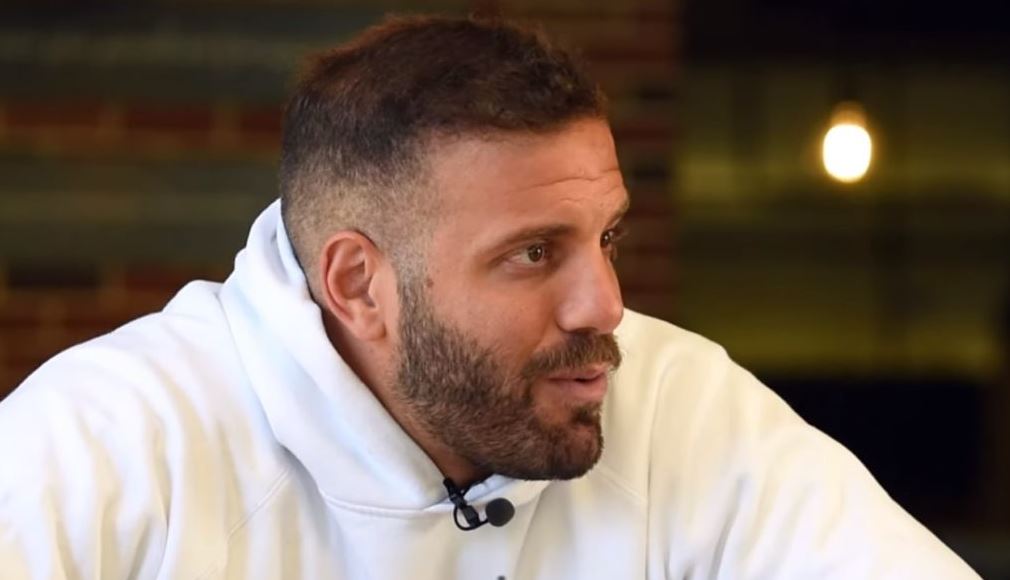 Ο Νίκος Παππάς χτύπησε δημοσιογράφο και διεγράφη από τον ΣΥΡΙΖΑ (vid)