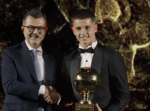 Η απίθανη ατάκα του Μουζακίτη: «Ίσως είμαι καλύτερος στο πινγκ πονγκ»