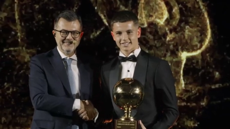 Η απίθανη ατάκα του Μουζακίτη: «Ίσως είμαι καλύτερος στο πινγκ πονγκ»