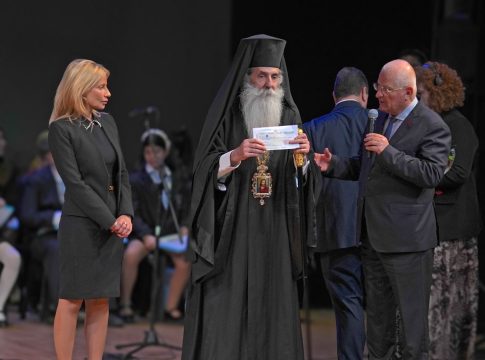 Προσφορά και αγάπη από την ΠΑΕ Ολυμπιακός στην Ιερά Μητρόπολη του Πειραιά