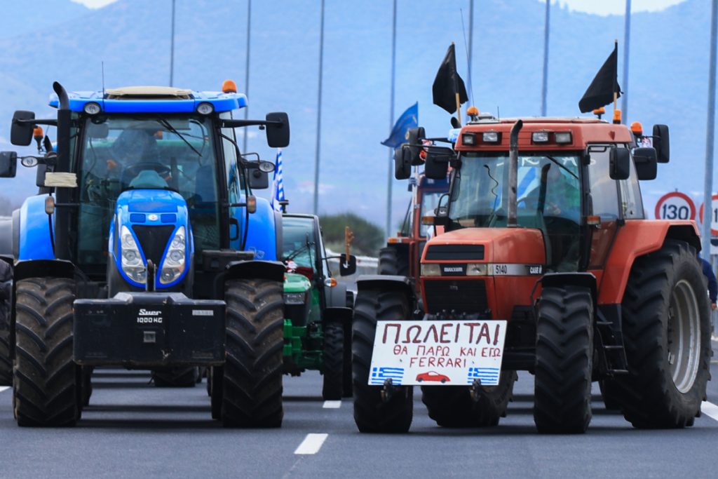 Κλείνουν από σήμερα δρόμους οι αγρότες – Ετοιμάζουν ρεβεγιόν στα μπλόκα