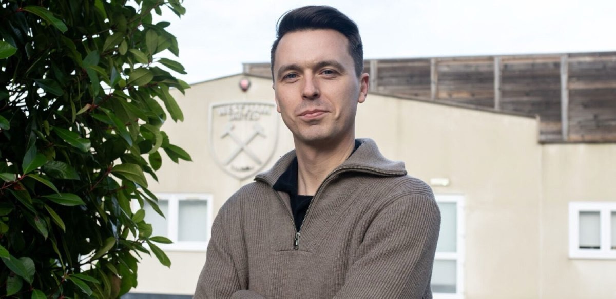 Αυτός είναι ο νέος επικεφαλής σκάουτερ της Γιουνάιτεντ που έχει πάθει «πλάκα» με τον Μουζακίτη