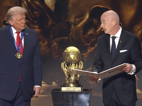 Στον Ντόναλντ Τραμπ το Βραβείο Ειρήνης της FIFA (vid)