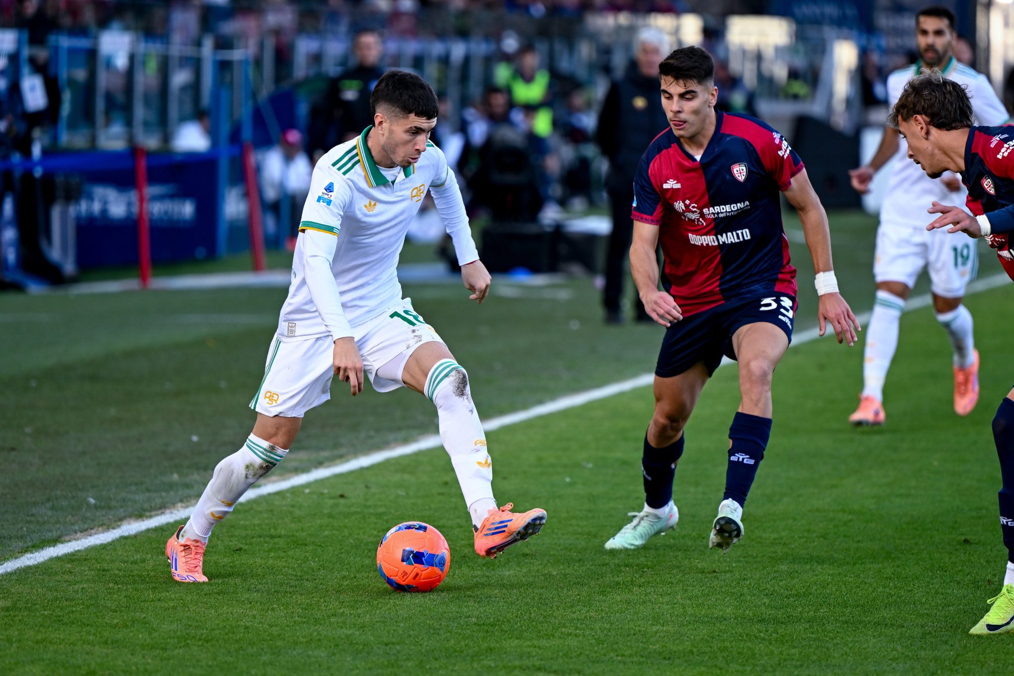 Κάλιαρι – Ρόμα 1-0: «Λιποθύμησαν» στη Σικελία οι Ρωμαίοι και έχασαν έδαφος