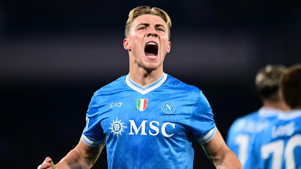 Νάπολι – Γιουβέντους 2-1: Στην κορυφή με τη «σφραγίδα» του Χόιλουντ