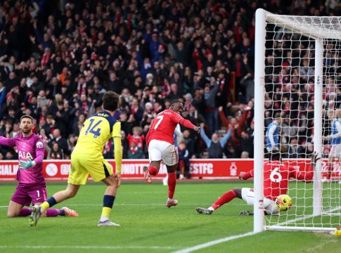 Νότιγχαμ Φόρεστ – Τότεναμ 3-0: «Πάρτι» για τους Reds με σούπερ Χάντσον-Οντόι!