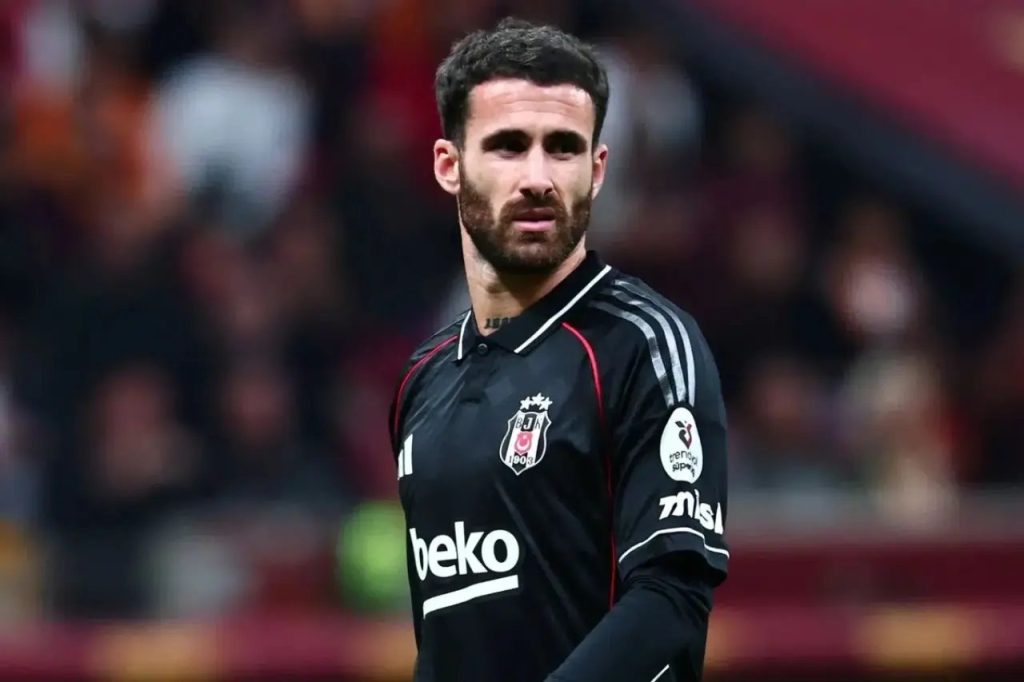 «Εξετάζει την περίπτωση του Ράφα Σίλβα η ΑΕΚ»